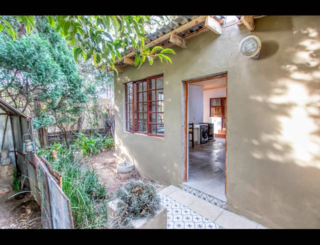 1 BEDROOM APARTMENT TO LET IN WOODMEAD